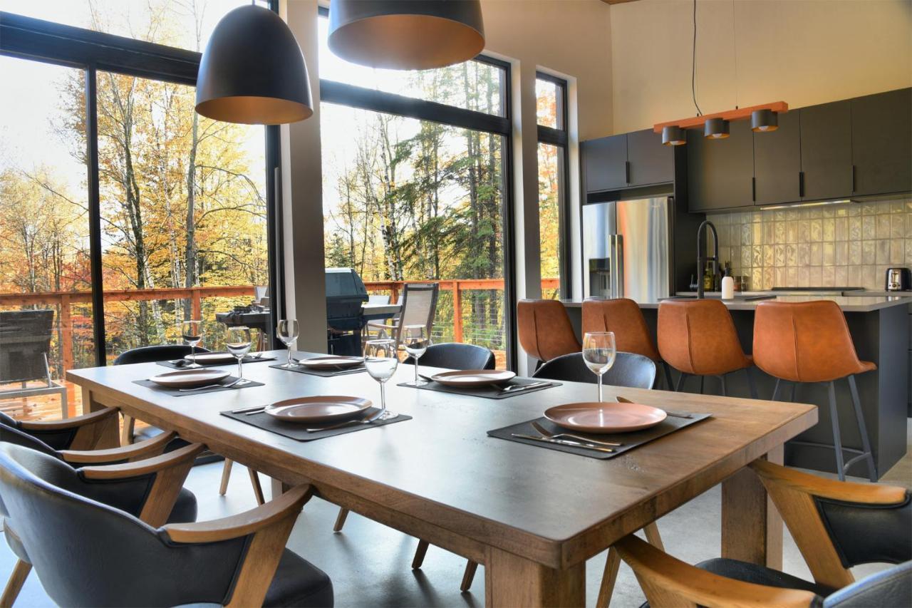 Kallm-Mont-Tremblant Chalet With Hot Tub, Pond & Beach On Private 7Acre Estate Лак-Сюперьёр Экстерьер фото