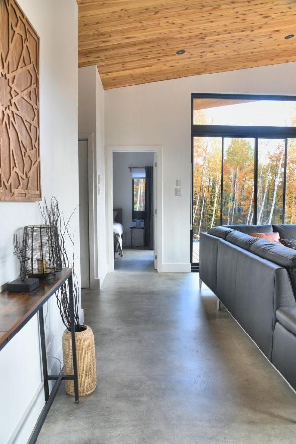 Kallm-Mont-Tremblant Chalet With Hot Tub, Pond & Beach On Private 7Acre Estate Лак-Сюперьёр Экстерьер фото