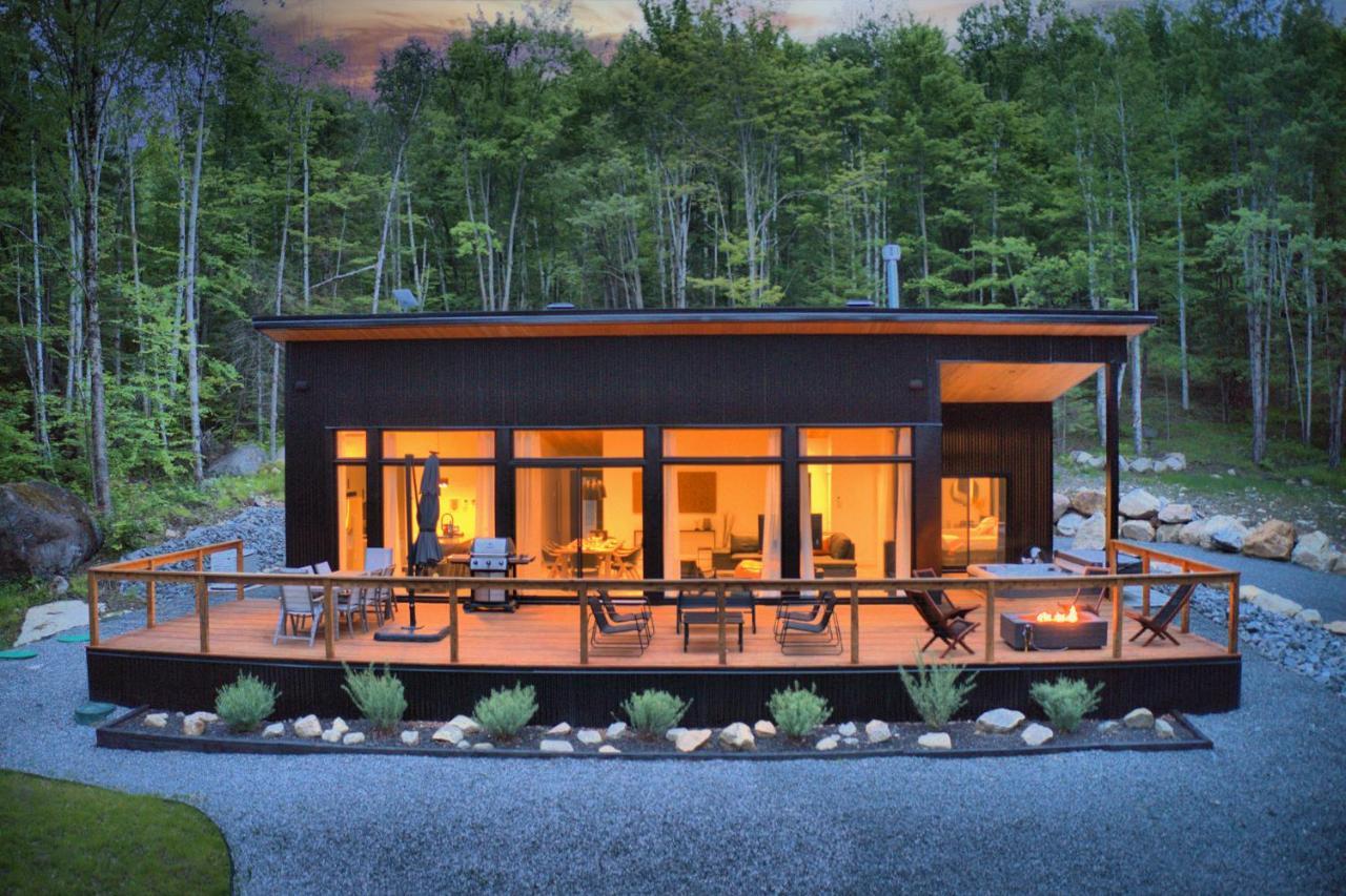 Kallm-Mont-Tremblant Chalet With Hot Tub, Pond & Beach On Private 7Acre Estate Лак-Сюперьёр Экстерьер фото