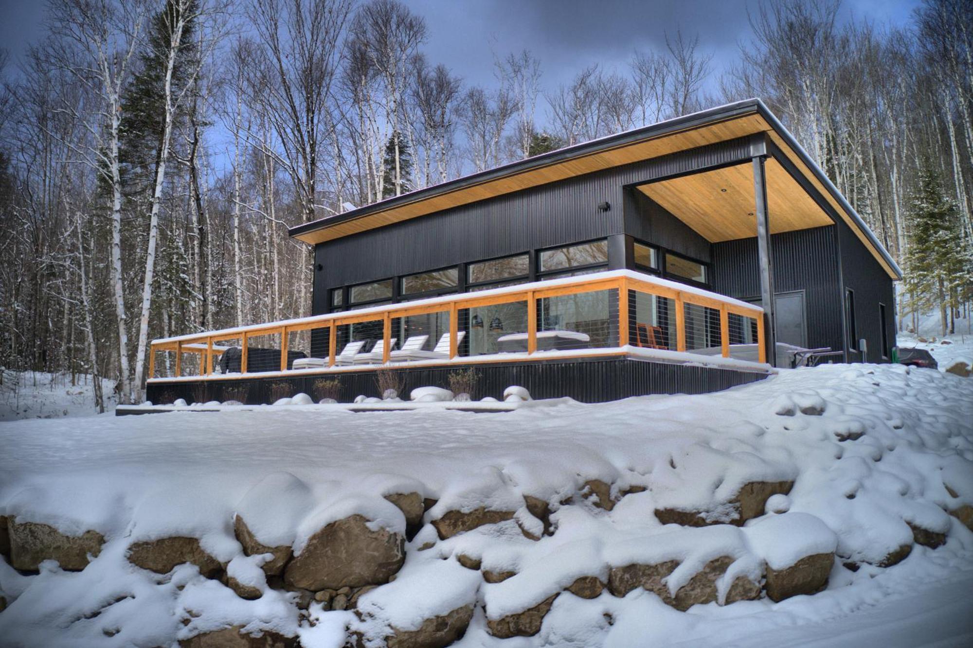 Kallm-Mont-Tremblant Chalet With Hot Tub, Pond & Beach On Private 7Acre Estate Лак-Сюперьёр Экстерьер фото